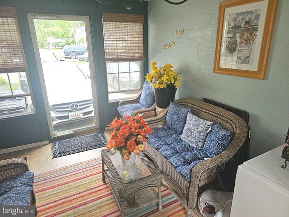 3rd image of 3027 Grove