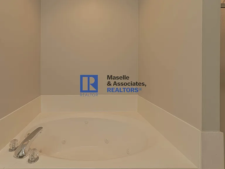 114 Fox Meadow Dr — Photo 30