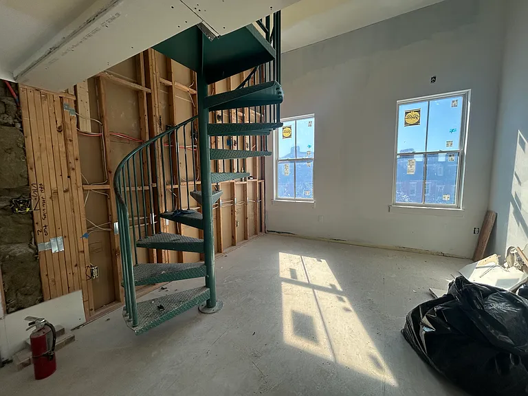 1031 E Monument St #7 — Photo 12