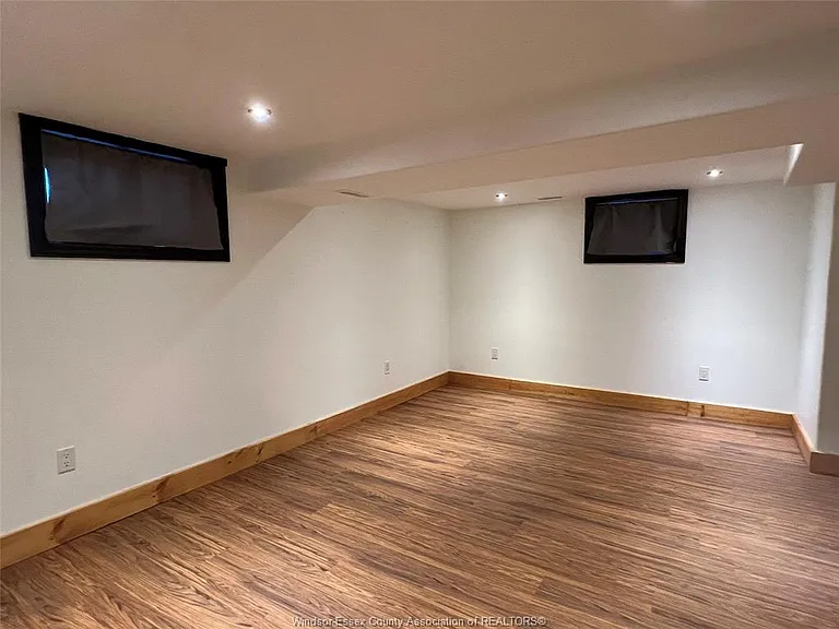 41 Alexandra Ave SW #BACK — Photo 10