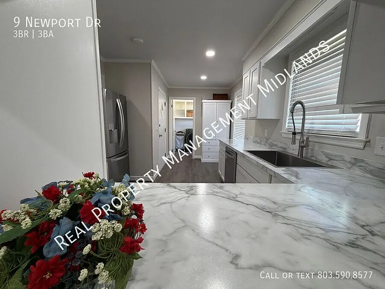 9 Newport Dr — Photo 4