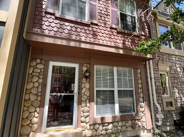 2569 E Nichols Cir, Centennial, CO 80122