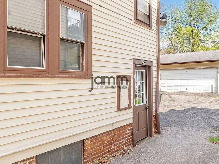 1695 Glenmont Loft — Photo 47