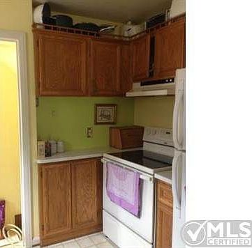 More kitchen storage.JPG