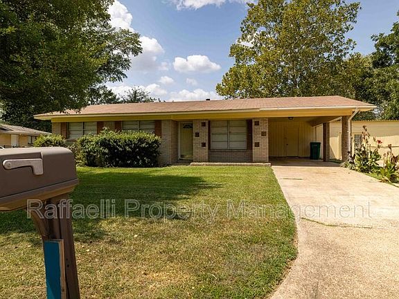 2nd image of 3 Sidney Dr
