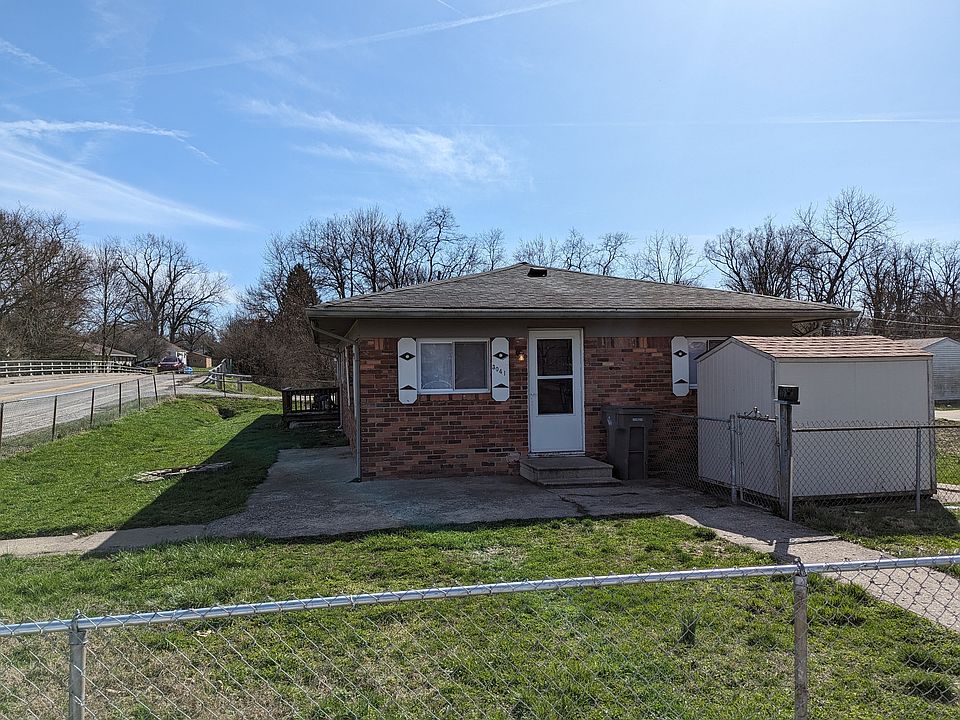 1st image of 3041 E Bradbury Ave