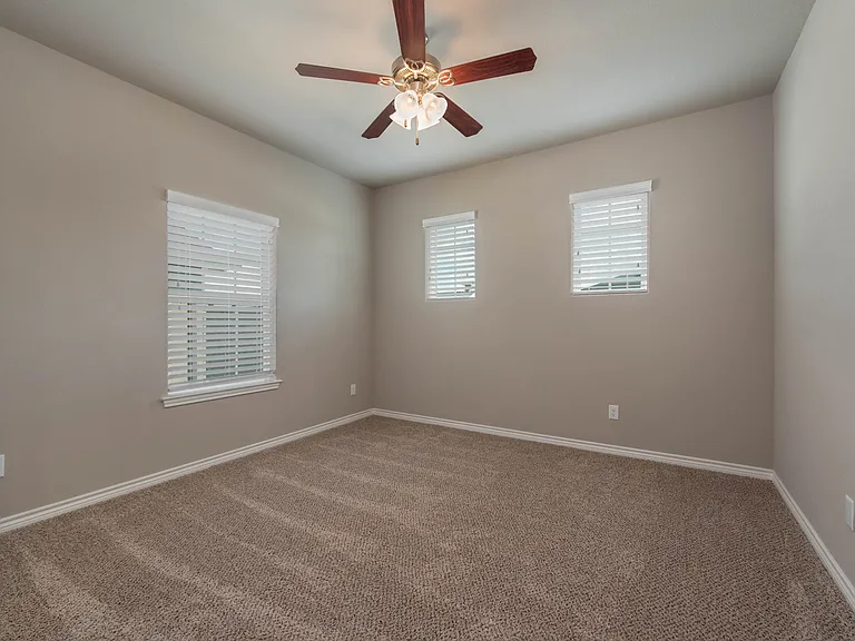 553 Momma Bear Dr — Photo 12