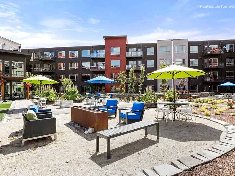 South Block Apartments — Photo 13