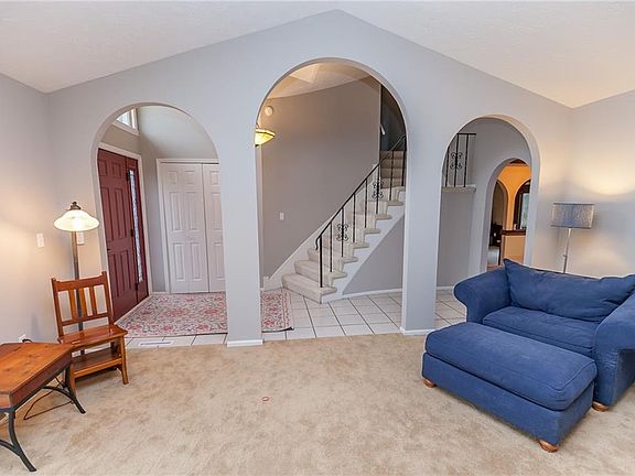 4th image of 14352 Bennington Dr