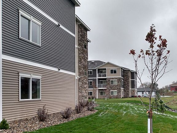 3rd image of 213 20th Ave SE APT 304