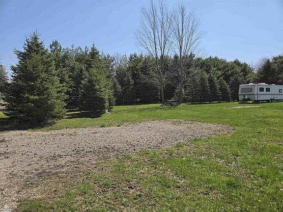 2nd image of 5834 Brockway Rd
