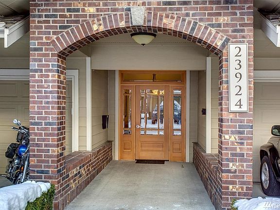 5th image of 23924 NE 115th Ln Unit 203