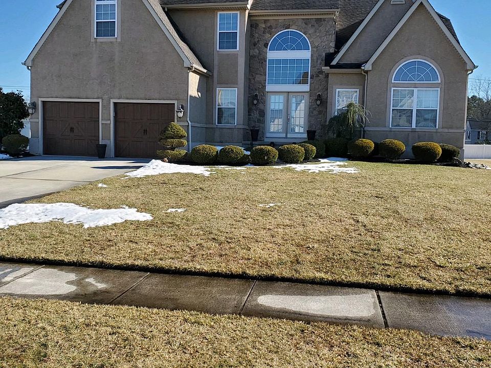 1st image of 104 White Cedar Dr