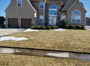 104 White Cedar Dr, Sicklerville, NJ 08081