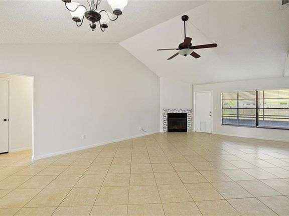 4th image of 1067 Gould Pl