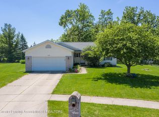 10098 Deblind Cir, Dimondale, MI 48821