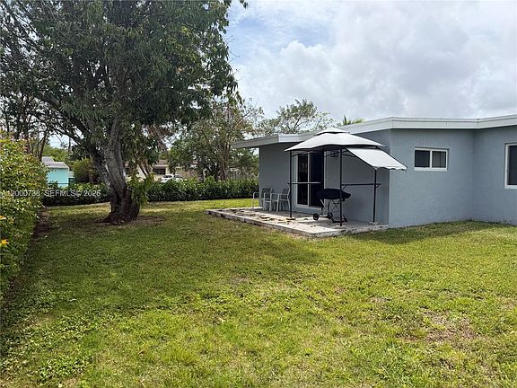 3rd image of 20111 Gulfstream Rd