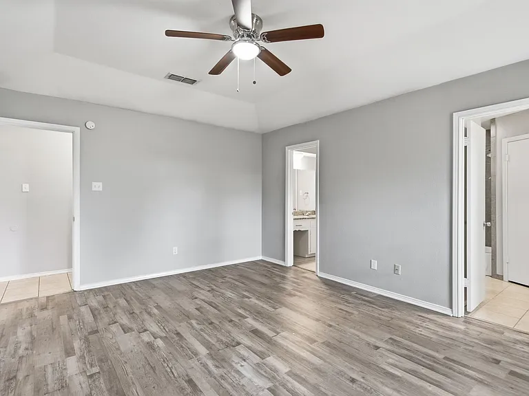 2223 Sierra Dr — Photo 17