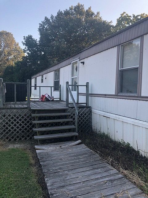 2nd image of 219 W 13th St