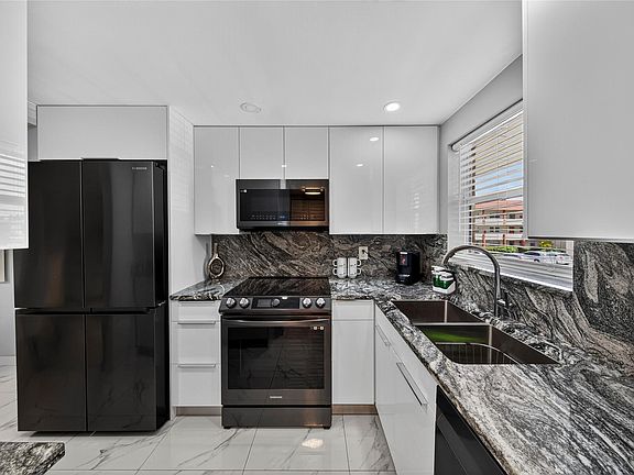 2nd image of 2931 Sunrise Lakes Drive #201