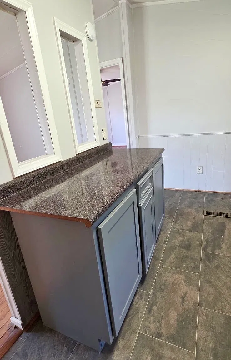 4 bed, 1301 sqft, $1,650 — Photo 2