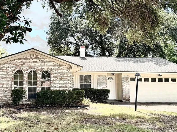 13615 Fernhill Dr, Sugar Land, TX 77498
