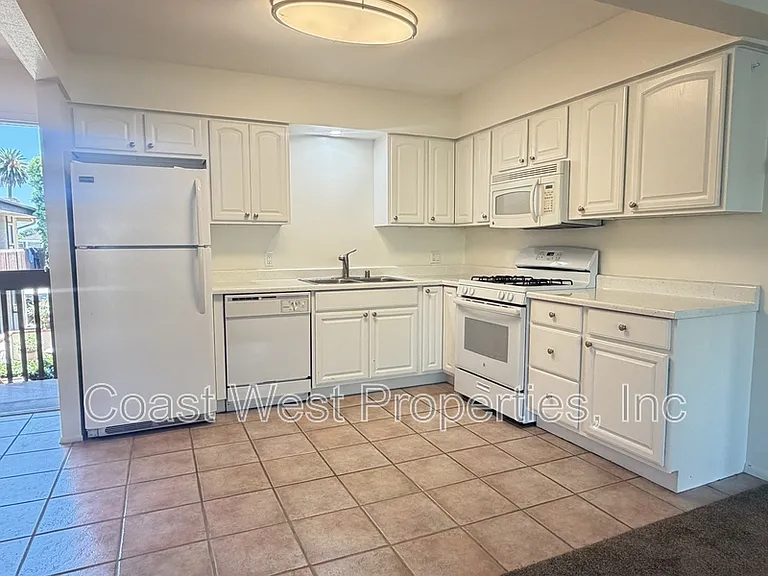 123 Jupiter St #10 — Photo 2