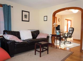 32 Tappan St APT 4, Melrose, MA 02176