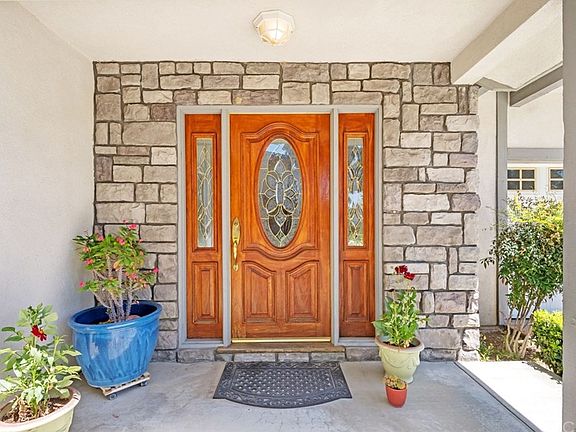 3rd image of 3383 Deerlane Dr