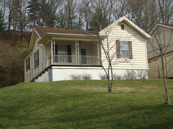 1st image of 958 Greendale Ave.