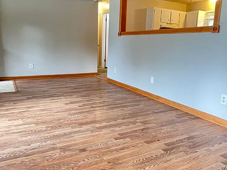 10909 Leavenworth St — Photo 12