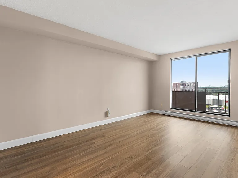 360 Croydon Ave — Photo 41
