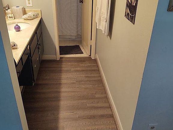 4th image of 2510 Clairemont Dr Unit 201