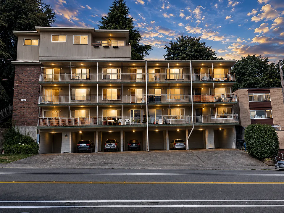 The Dexter - Located on Dexter Ave is steps from the Fremont Bridge