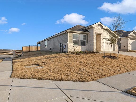 3rd image of 5028 Hazelnut Ln