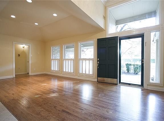 4th image of 6215 Orchid Ln