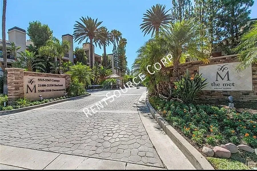 5525 Canoga Ave #123