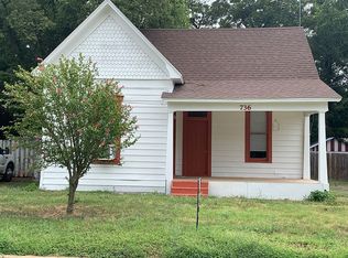 736 N Robinson St, Cleburne, TX 76031