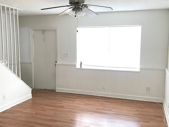 3rd image of 6627 Winfield Blvd
