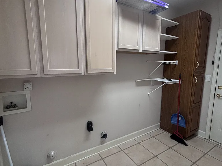 256 Crest Lake Dr — Photo 24
