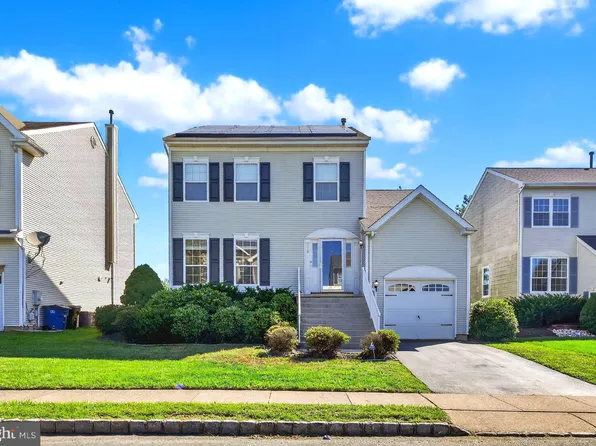 116 Arrowhead Dr, Burlington, NJ 08016