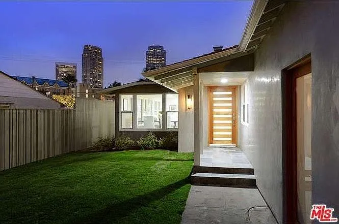 2226 Kerwood Ave — Photo 1