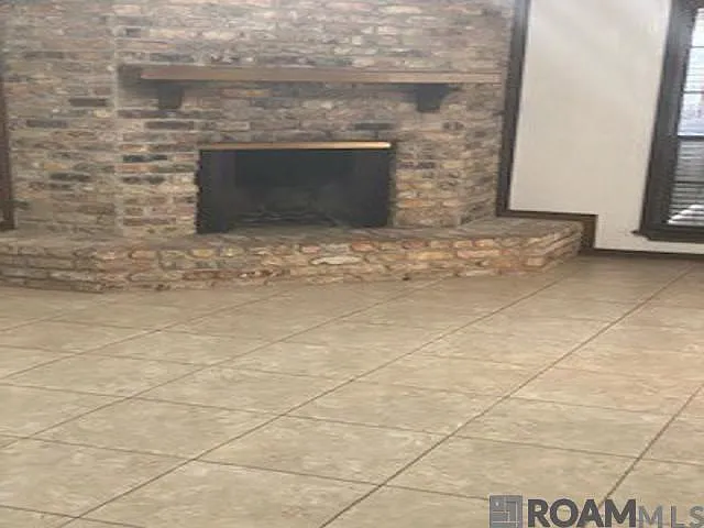 4 bed, 1840 sqft, $1,900 — Photo 4