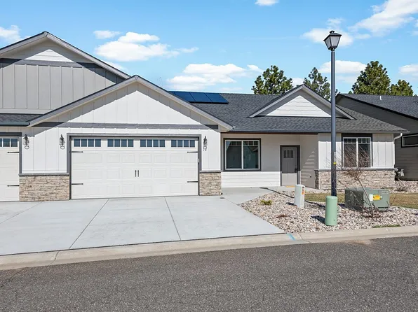 1109 N Country Club Dr APT 10, Deer Park, WA 99006