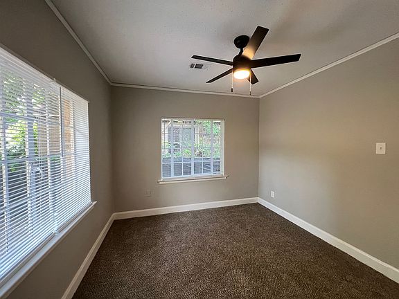 3rd image of 904 Maury St
