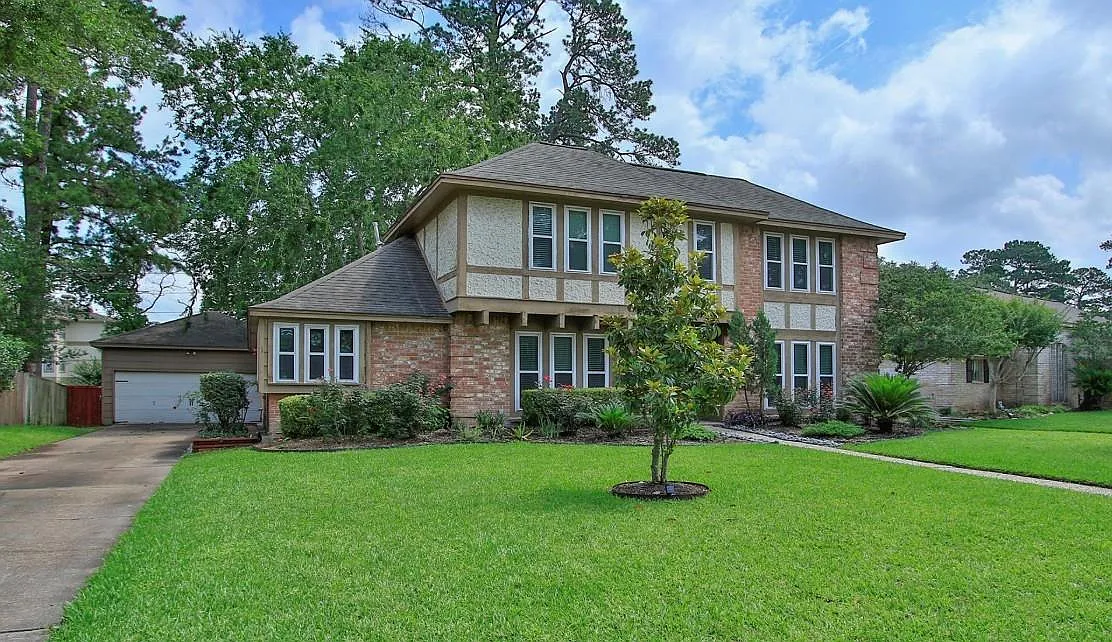 4 bed, 2.5 bath, 2661 sqft, $2,175 — Photo 2