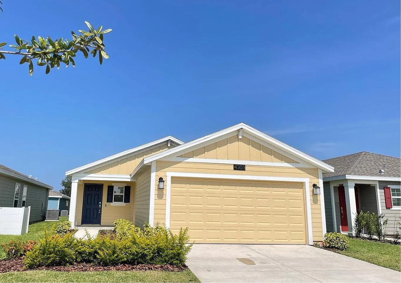 3 bed, 1263 sqft, $2,100 — Photo 1