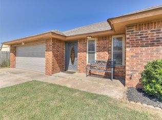 805 Mabel C Fry Blvd, Yukon, OK 73099