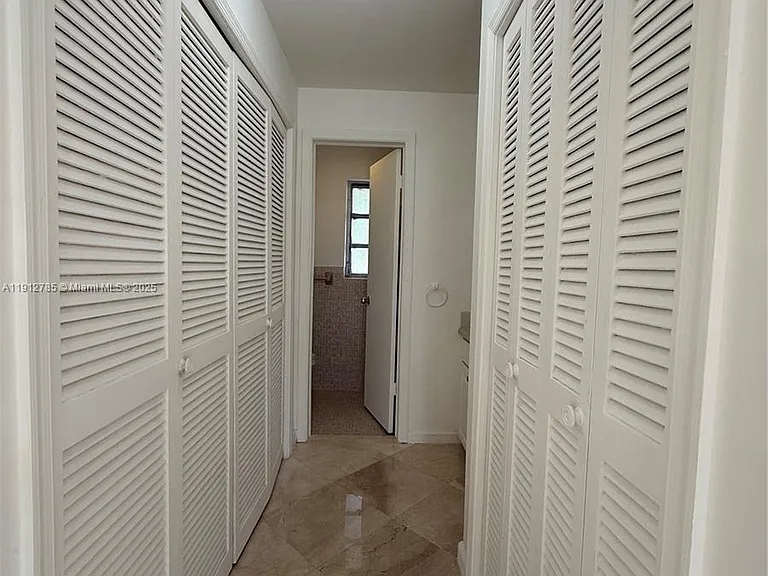 300 NW 42nd St #0 — Photo 26