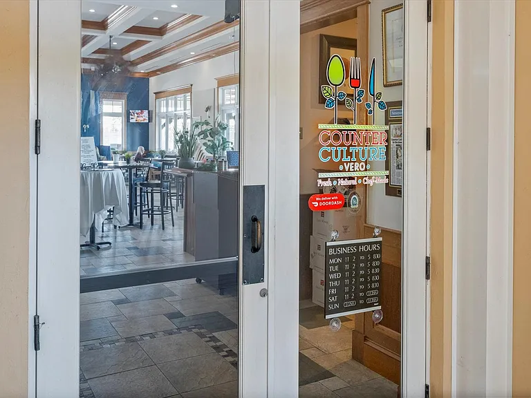 Onsite Restaurant - Counter Culture
